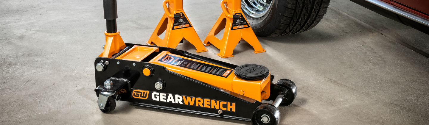 GEARWRENCH floor jack & jack stands in a garage environment