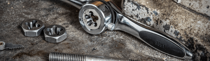 Ratcheting Tap & Die T-Wrench with Dies & Taps