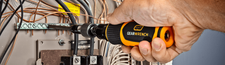 GEARWRENCH torque screwdriver in use